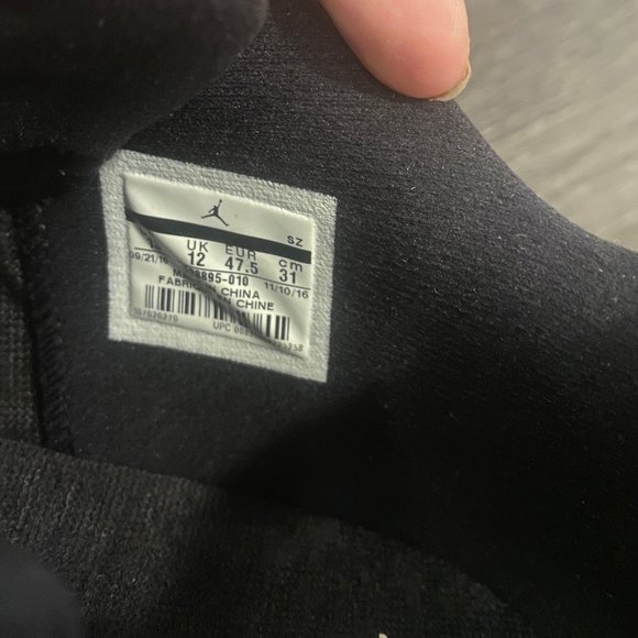 Black/ Metallic Silver Mens Air Jordan 11 Retro Low - Picture 4 of 5